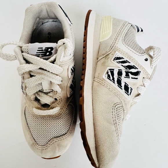 New Balance Girl's Kids 574 V1 70s Racing Lace-up Sneaker - Picture 4 of 8